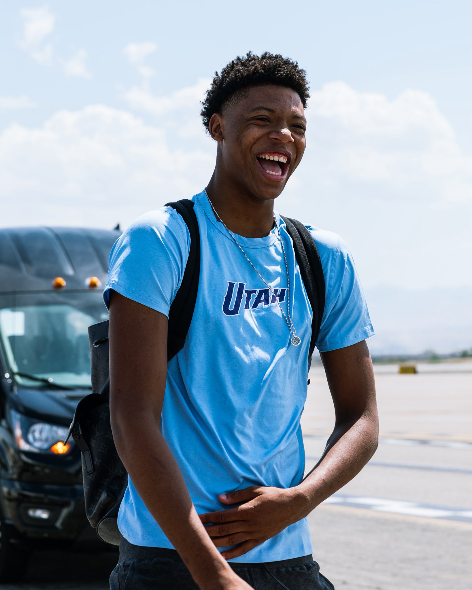 体育社区-开开心心！爵士社媒晒出视频，艾斯·贝利已经在训练馆开练了