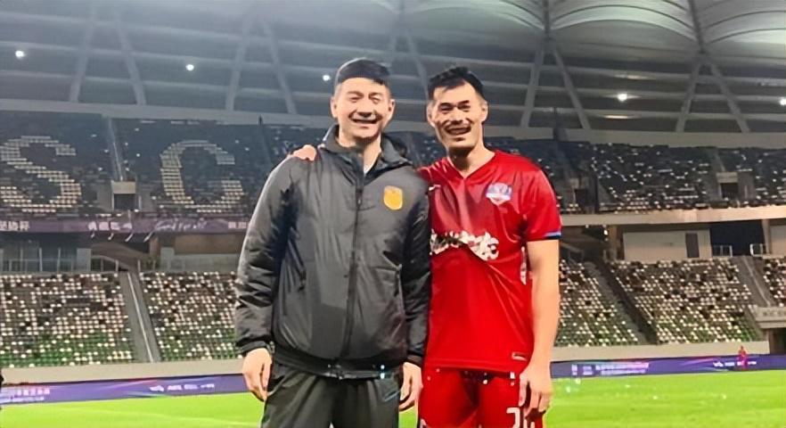 体育赛事-以老带新!吉翔领衔多名“老人”驰援新江苏队，新赛季目标冲乙